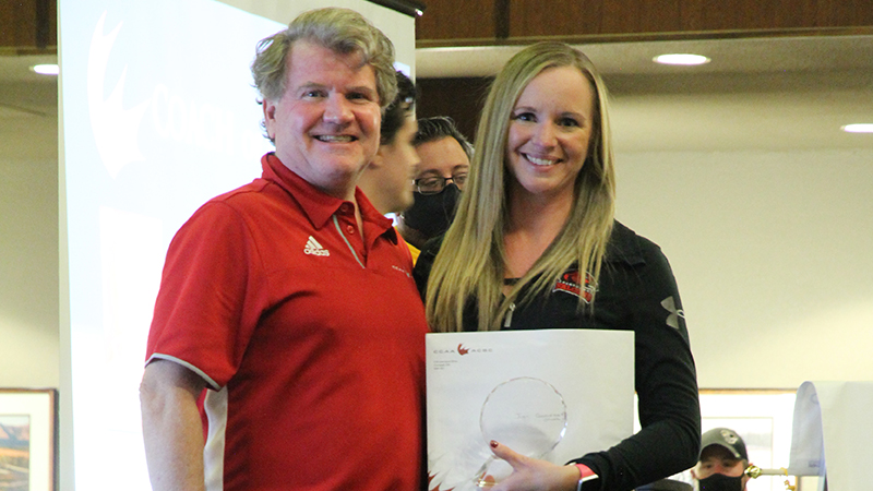 VanderVecht named CCAA Cross-Country Running Coach of the Year