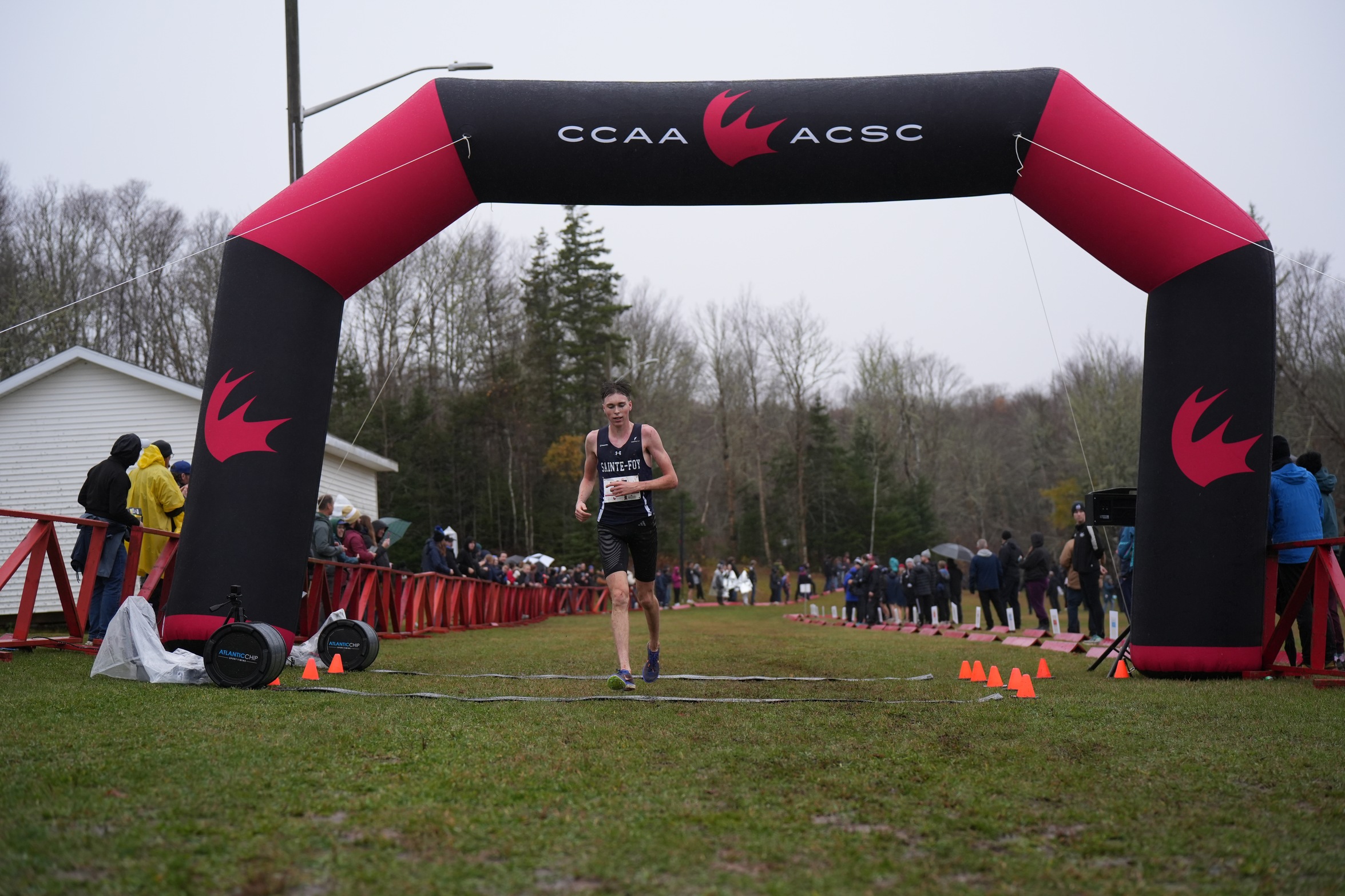 Les Dynamiques du C&eacute;gep Sainte-Foy earns Men&rsquo;s Team Gold.
